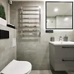 Bold - New Self Check-in In Center Hostel